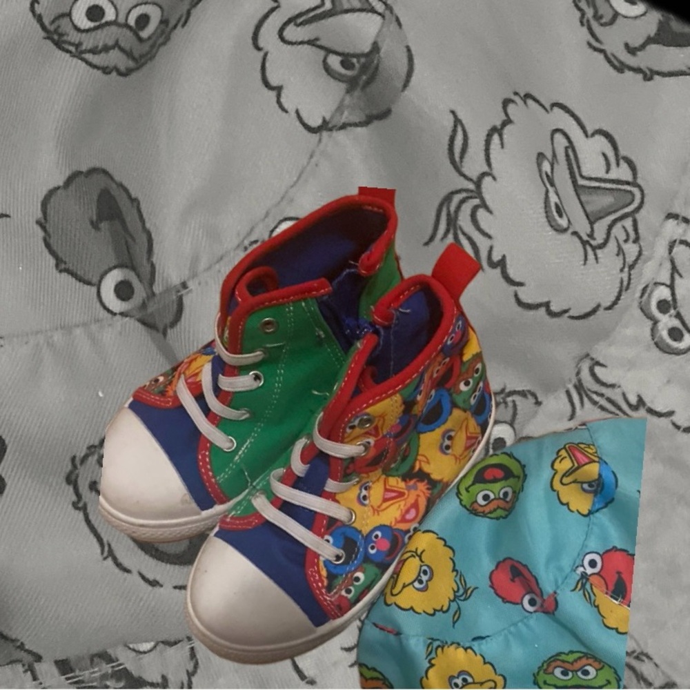 Elmo Toddler Size 8!